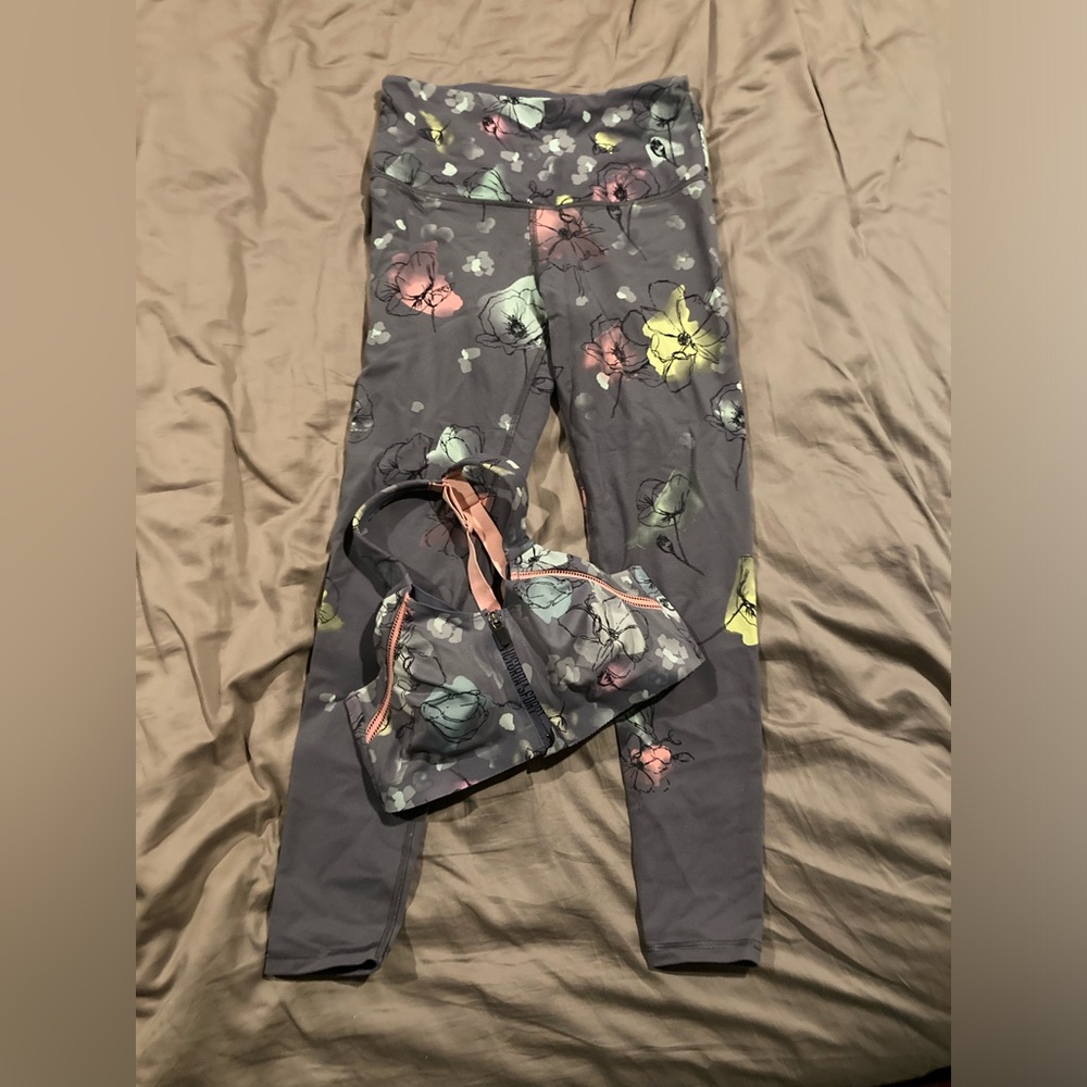 Victoria’s Secret Sport Matching Set (Leggings and Sports Bra)
